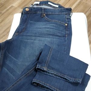 VINTAGE X AMERICA WEEKEND CROP